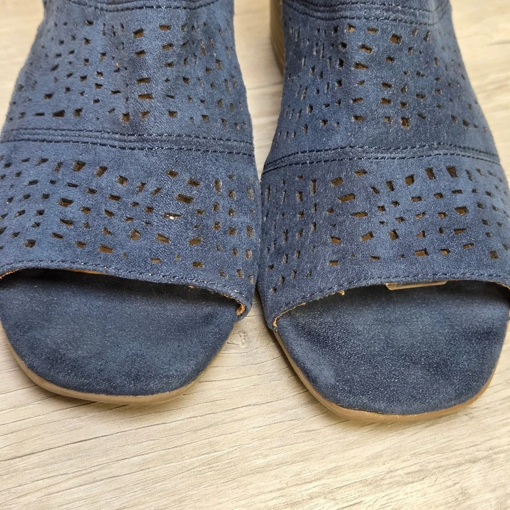 Sonoma Navy Blue Laser Cut Slingback Block Heel Sandals Womens Ortholite 6/6.5